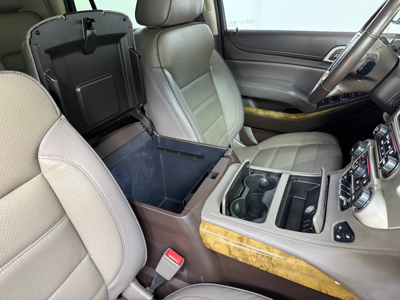 Used 2016 GMC Yukon Denali w/ Open Road Package AWD/4WD image 40