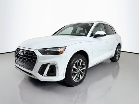 Used 2023 Audi Q5 2.0T Premium w/ Convenience Package AWD/4WD image 3