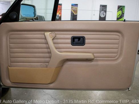 Used 1989 BMW 325i Convertible RWD image 39