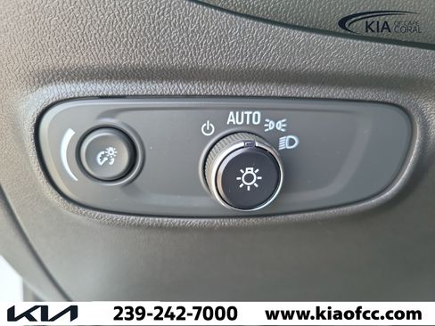 Used 2023 Chevrolet Equinox LT AWD/4WD image 23