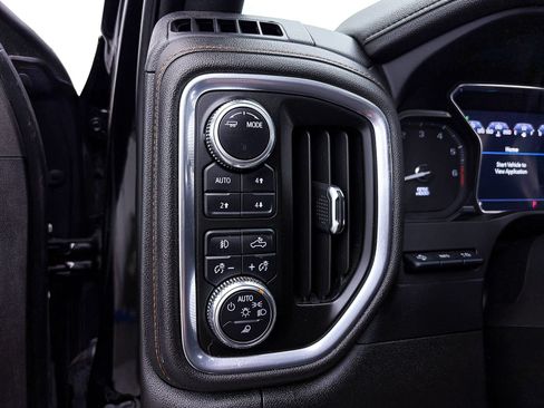 Used 2022 GMC Sierra 1500 AT4 w/ AT4 Premium Package AWD/4WD image 4