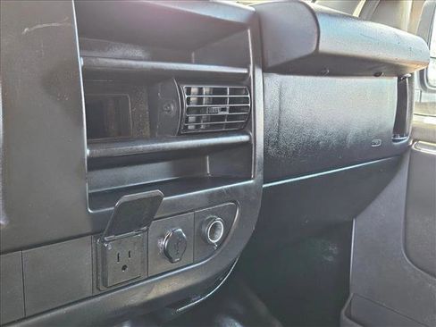 Used 2016 Chevrolet Express 2500 image 14