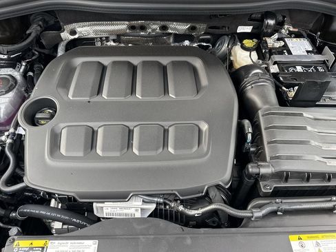 New 2026 Volkswagen Tiguan SE image 17