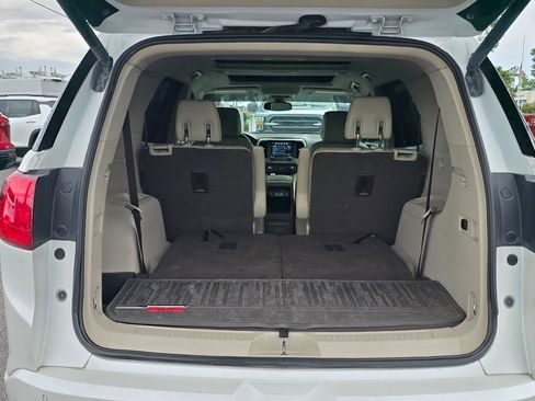 Used 2017 GMC Acadia Denali w/ Technology Package FWD image 12