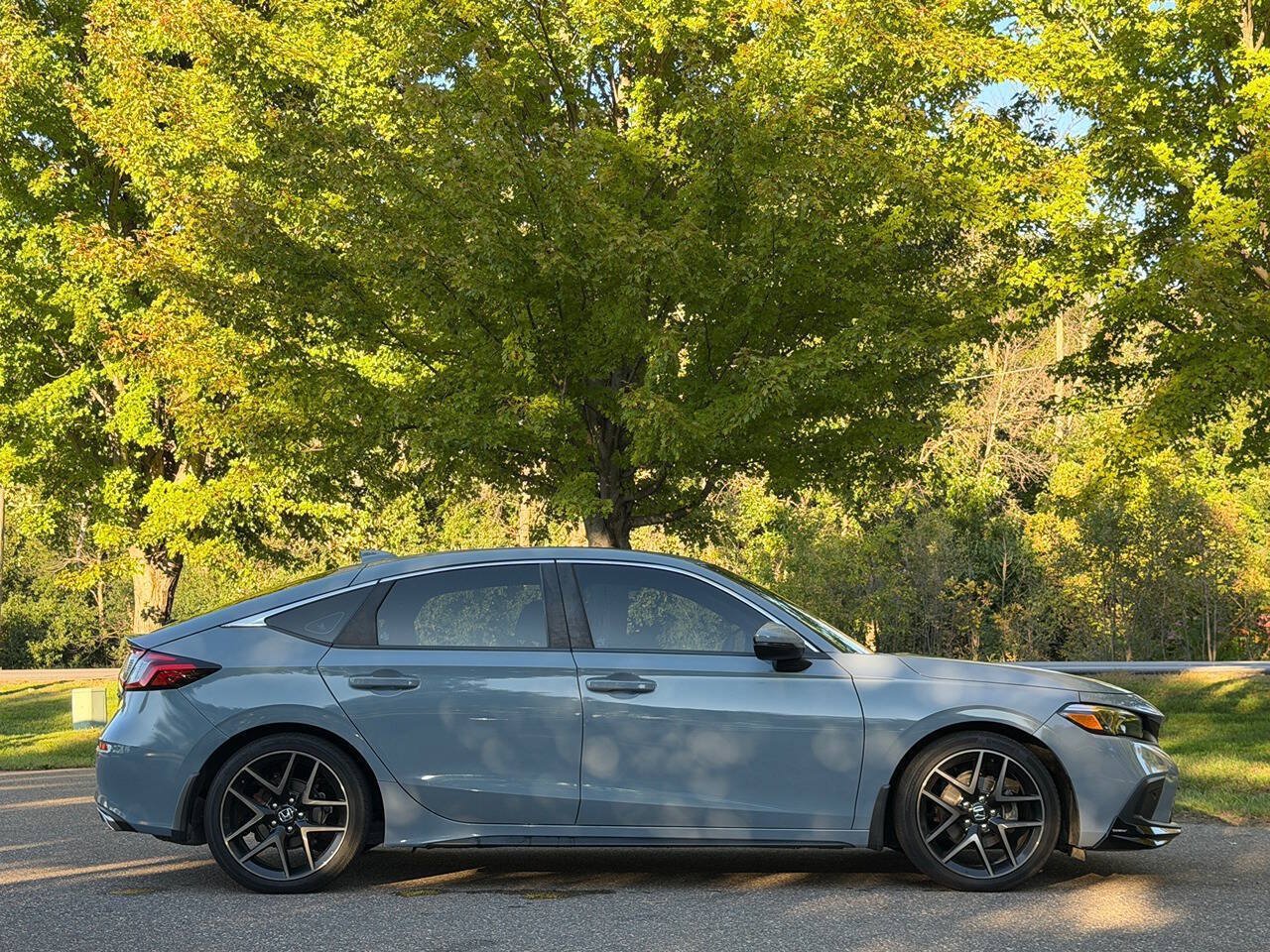 Used 2022 Honda Civic Sport Touring image 2