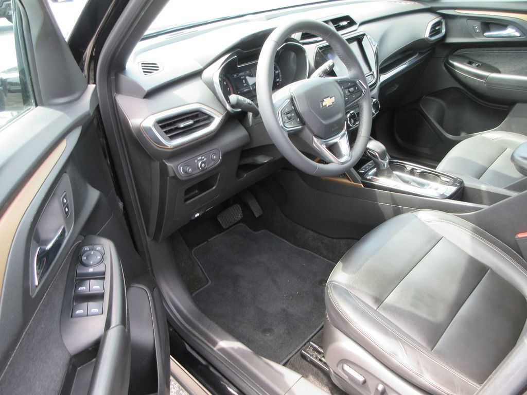 Certified 2023 Chevrolet TrailBlazer ACTIV w/ Convenience Package FWD image 13