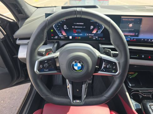 Used 2026 BMW 530i xDrive w/ M Sport Package AWD/4WD image 4