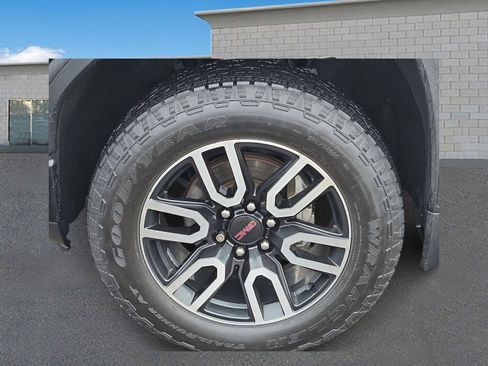 Used 2019 GMC Sierra 1500 AT4 w/ AT4 Premium Package image 8