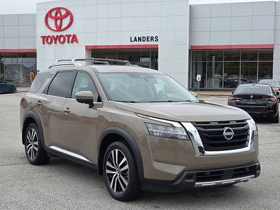 Used 2024 Nissan Pathfinder Platinum w/ Cargo Package