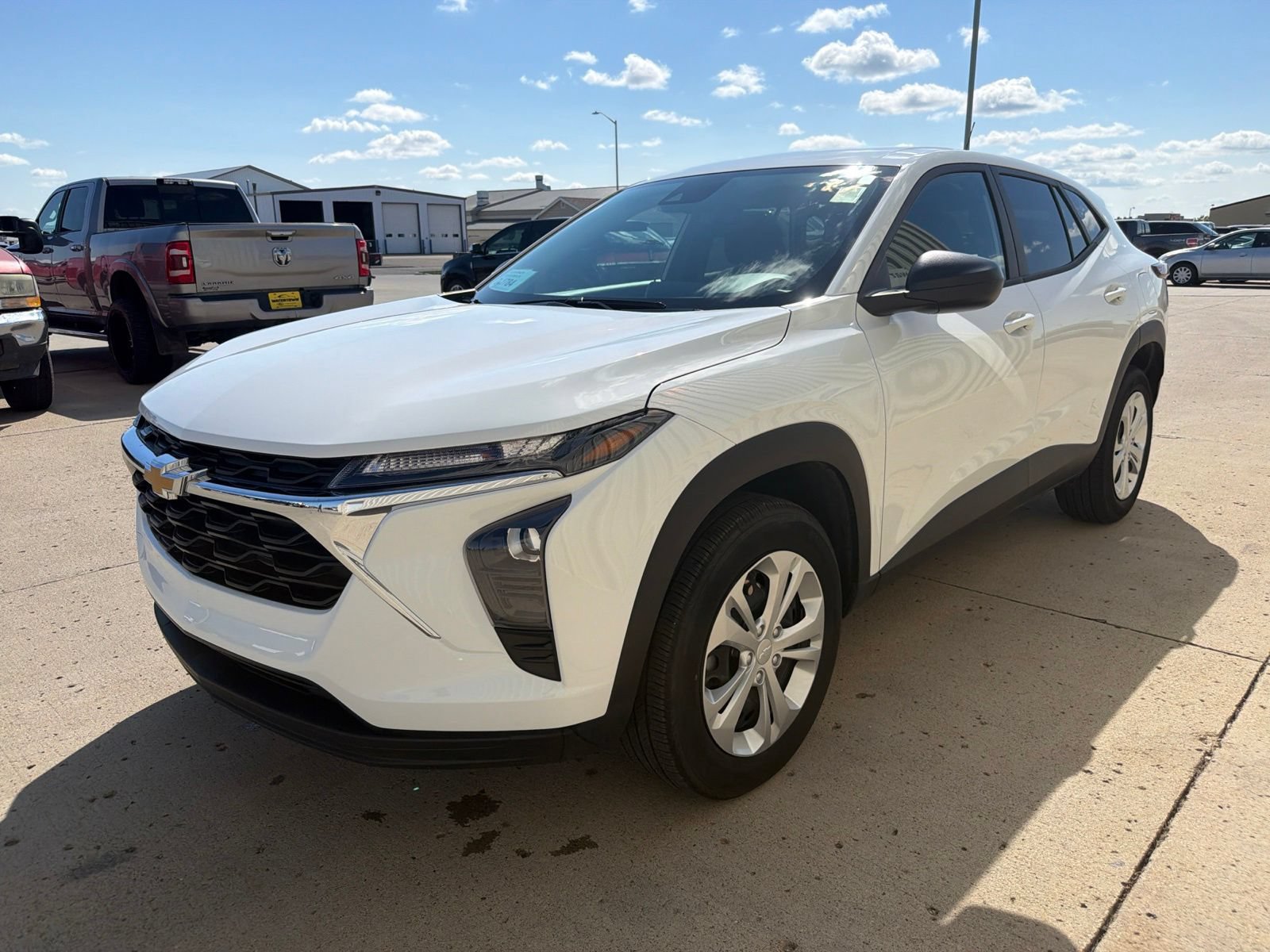 Used 2026 Chevrolet Trax LS FWD image 4