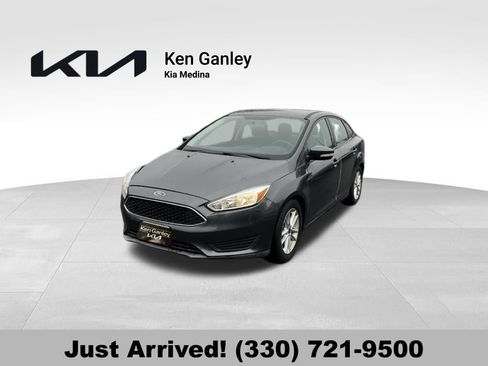 Used 2016 Ford Focus SE image 1