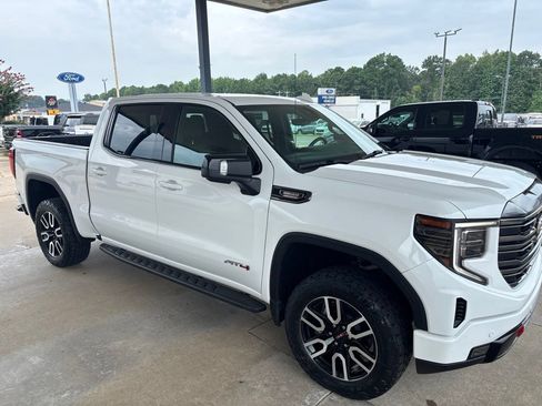 Certified 2024 GMC Sierra 1500 AT4 w/ Technology Package AWD/4WD image 3