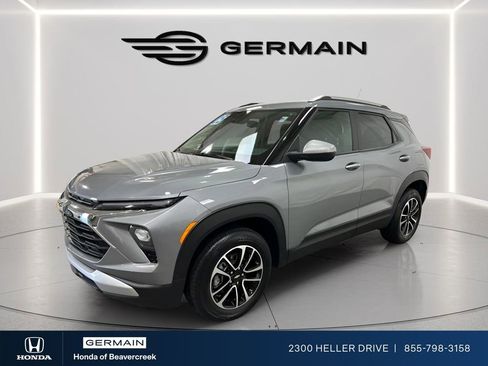 Used 2025 Chevrolet TrailBlazer LT AWD/4WD image 5