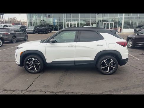 Certified 2023 Chevrolet TrailBlazer RS w/ Sun and Liftgate Package image 5