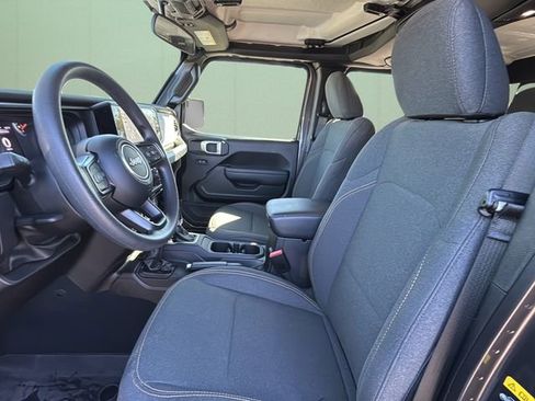 Certified 2024 Jeep Gladiator Sport image 18