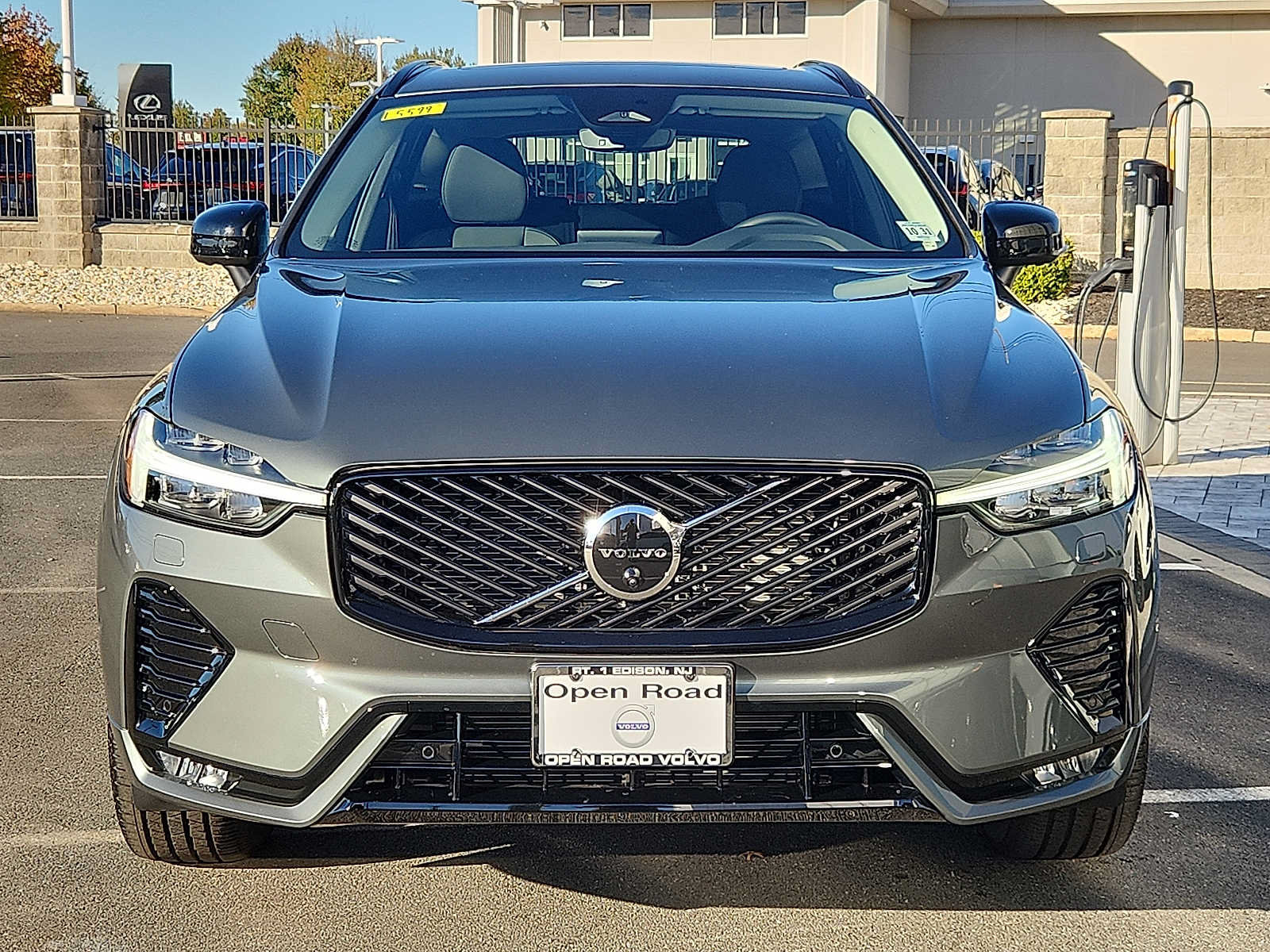 Used 2027 Volvo XC60 B5 Plus AWD/4WD image 2