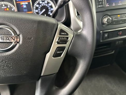 Used 2019 Nissan Titan SV image 16