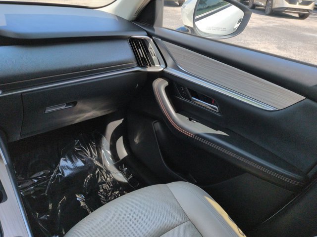 Used 2024 MAZDA CX-90 Plug-In Hybrid w/ Preferred AWD/4WD image 16