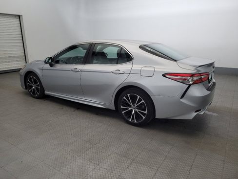 Used 2018 Toyota Camry SE w/ Convenience Package image 3