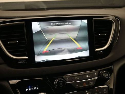 Used 2026 Chrysler Pacifica Select FWD image 7