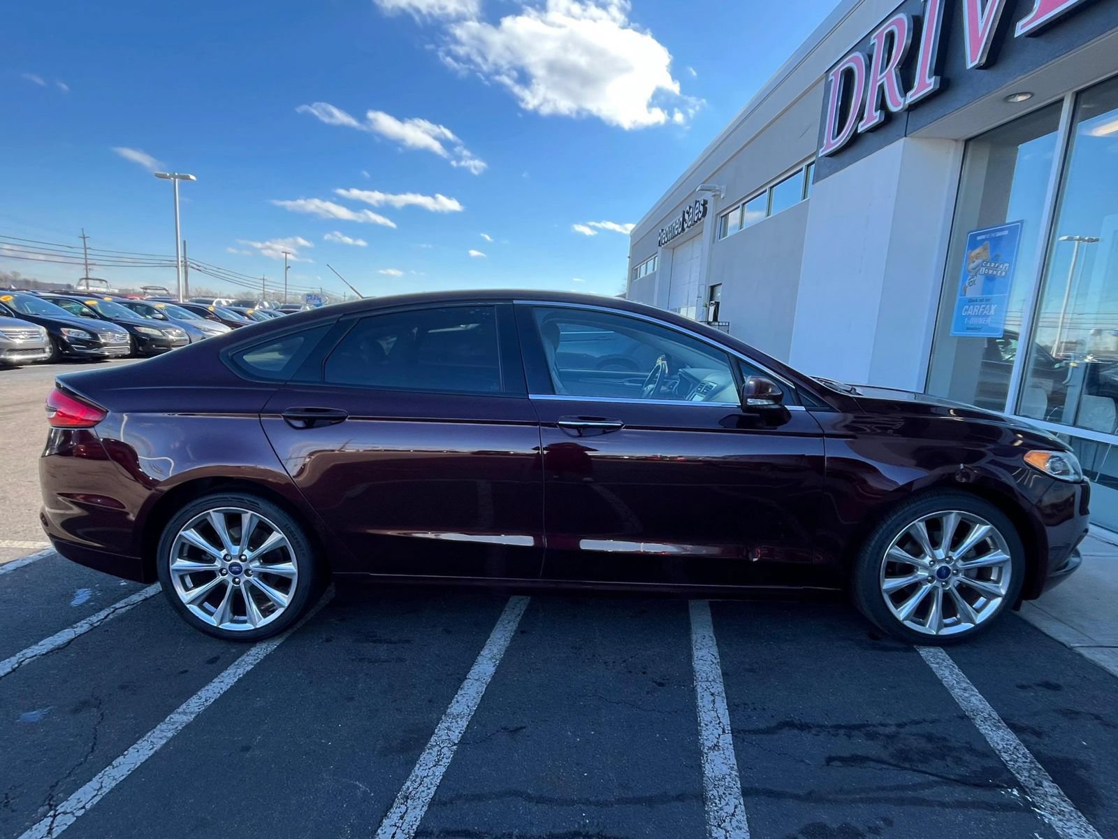 Used 2018 Ford Fusion SE w/ Fusion SE Technology Package FWD image 9