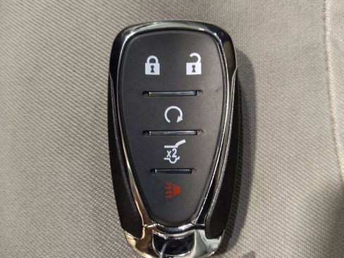 Used 2018 Chevrolet Equinox LT FWD image 32