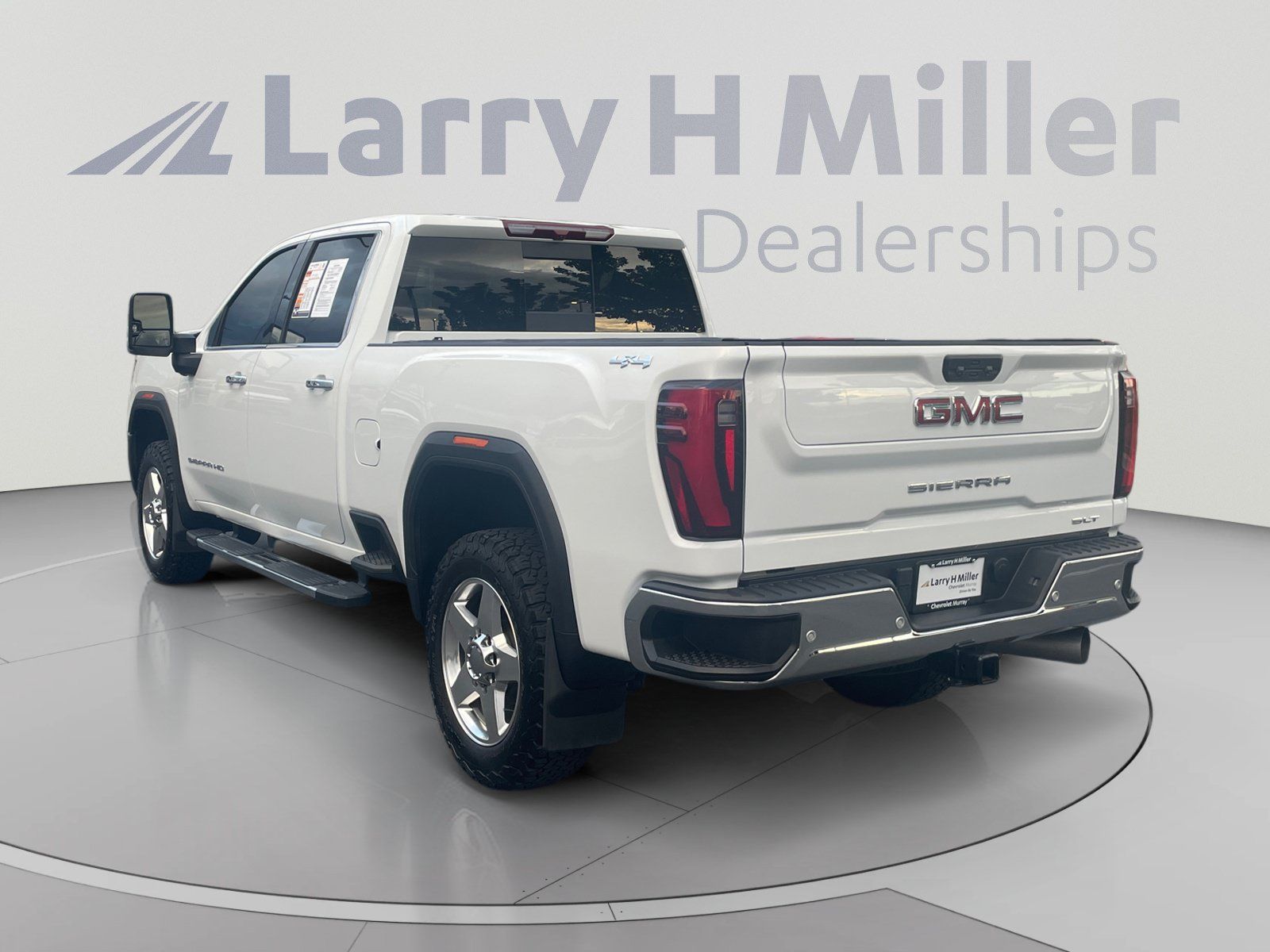 Used 2024 GMC Sierra 3500 SLT w/ SLT Convenience Package AWD/4WD image 3