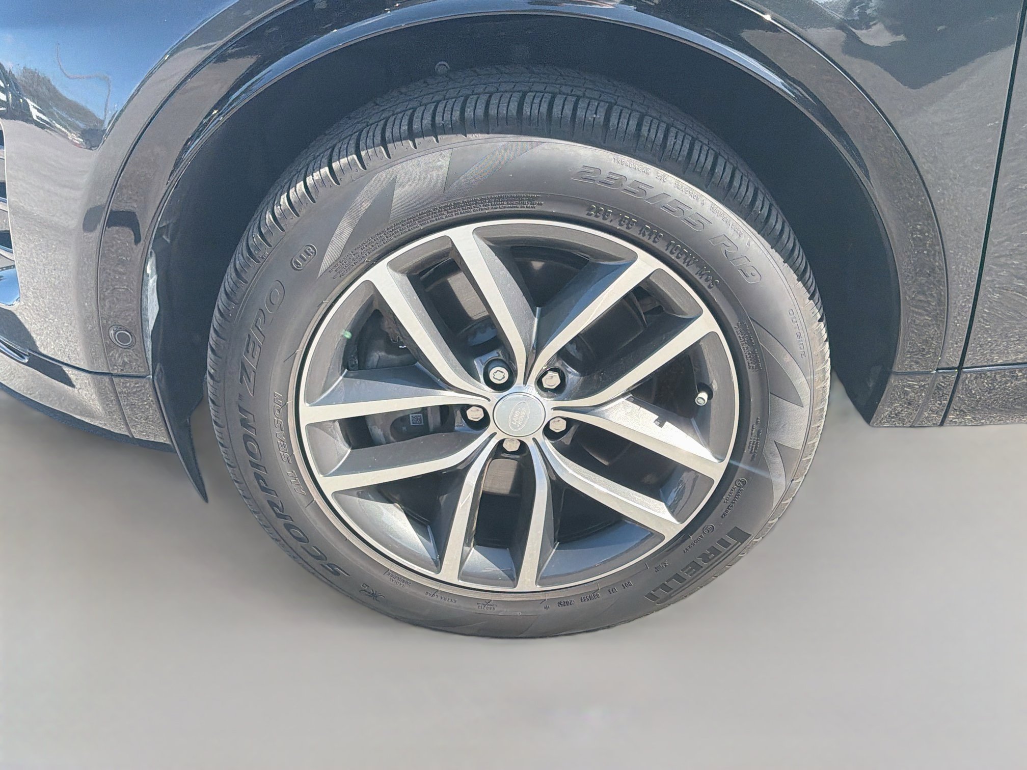 Used 2025 Land Rover Discovery Sport Dynamic SE AWD/4WD image 42