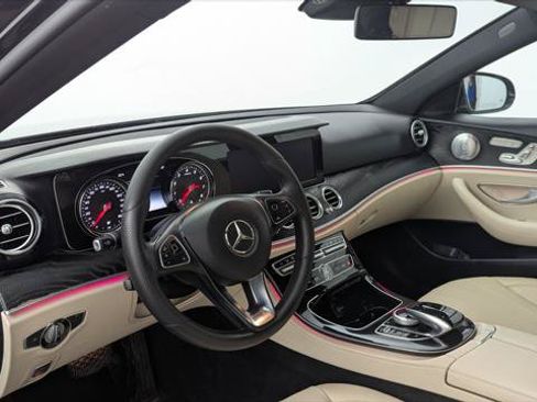 Used 2017 Mercedes-Benz E 300 4MATIC image 24