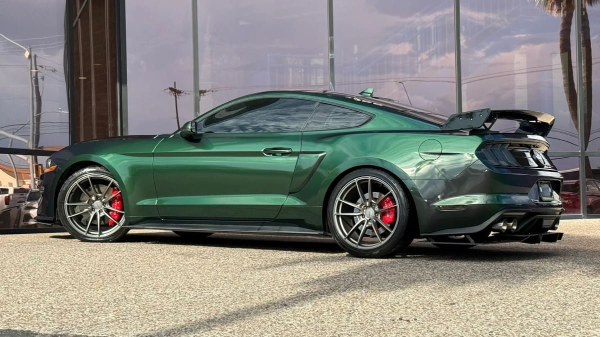 Used 2021 Ford Mustang GT Premium w/ Equipment Group 401A RWD image 6