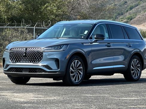 New 2026 Lincoln Aviator 2WD image 7