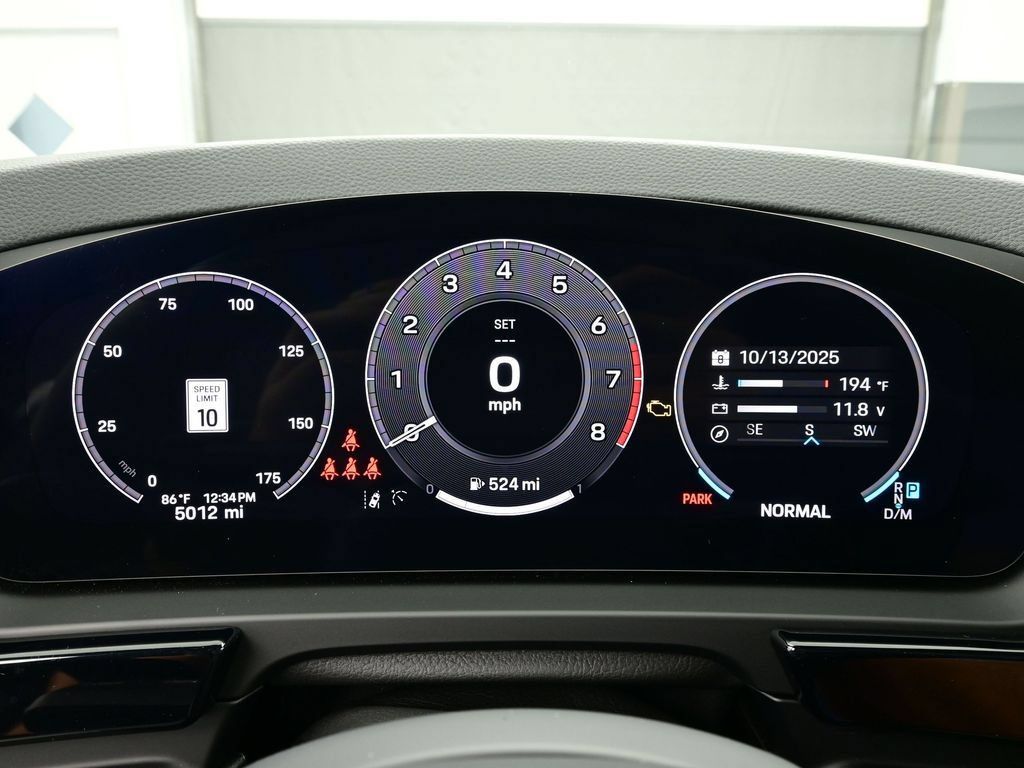 Certified 2025 Porsche Cayenne AWD/4WD image 9