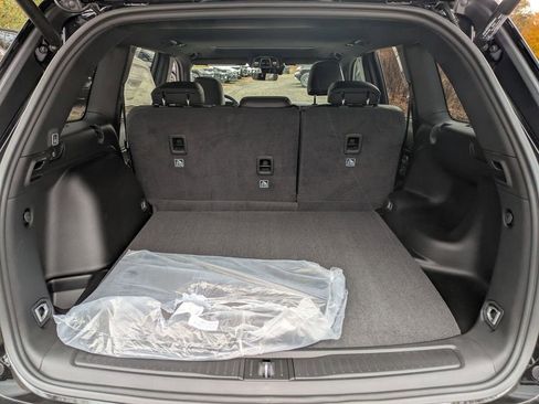 New 2025 Jeep Grand Cherokee Altitude image 28