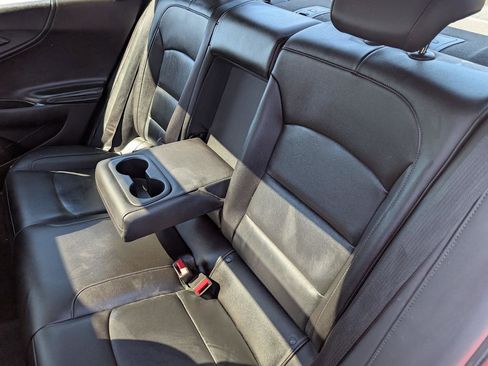 Used 2016 Chevrolet Malibu LT w/ Leather Package image 8