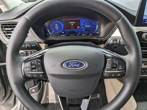 Certified 2022 Ford Escape SEL w/ Technology Package AWD/4WD image 32