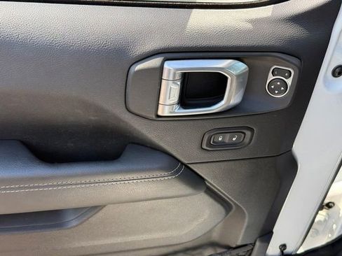 Used 2021 Jeep Wrangler Unlimited Sahara w/ Cold Weather Group AWD/4WD image 15