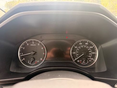 Used 2024 Mitsubishi Outlander AWD image 3