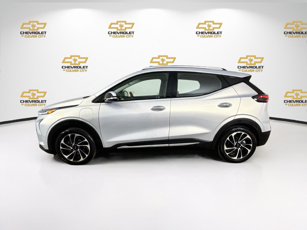 Used 2022 Chevrolet Bolt EUV Premier w/ Sun & Sound Package FWD image 5