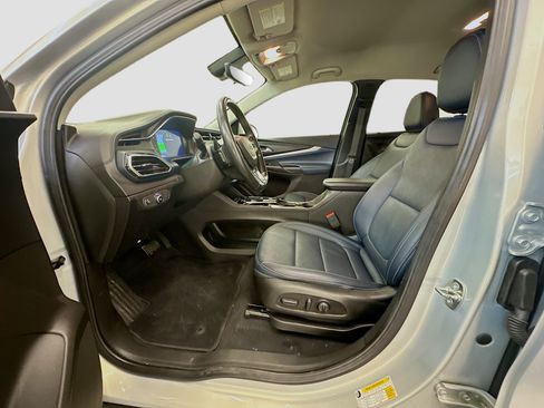 Used 2023 Chevrolet Bolt EUV Premier image 13