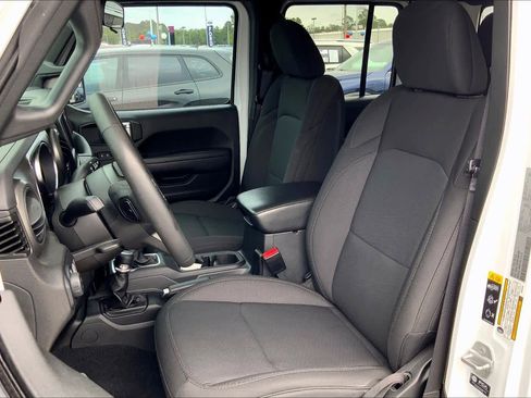 Used 2023 Jeep Gladiator Sport AWD/4WD image 8