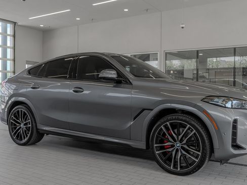 Used 2027 BMW X6 xDrive40i w/ Climate Comfort Package AWD/4WD image 12