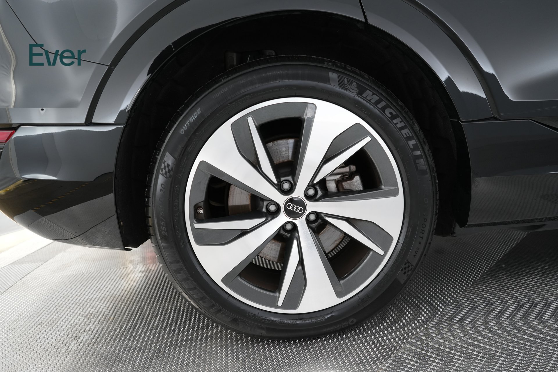 Used 2024 Audi Q8 e-tron Premium AWD/4WD image 9