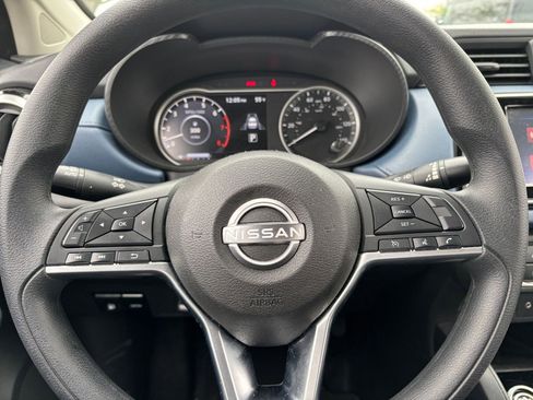 Used 2025 Nissan Versa SV FWD image 25
