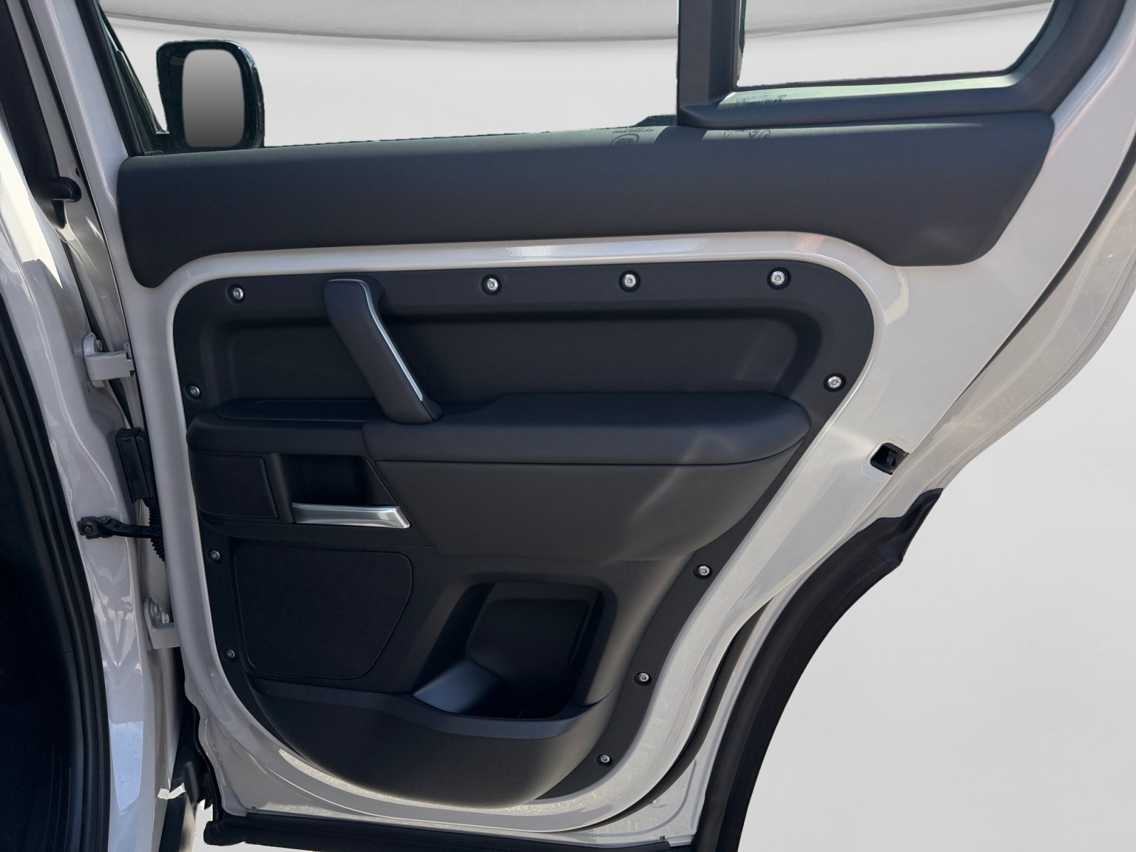 New 2026 Land Rover Defender 110 X-Dynamic SE AWD/4WD image 21
