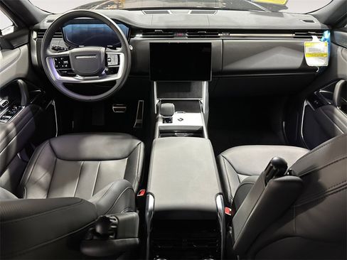 New 2026 Land Rover Range Rover SE image 9