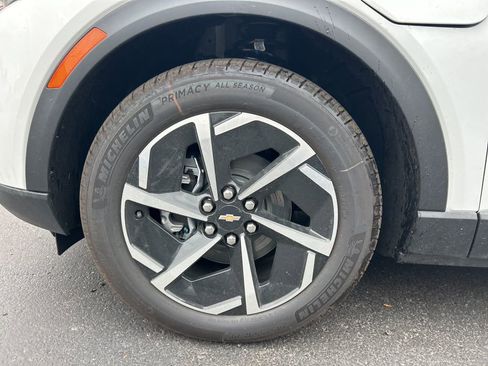 New 2026 Chevrolet Equinox EV LT image 8