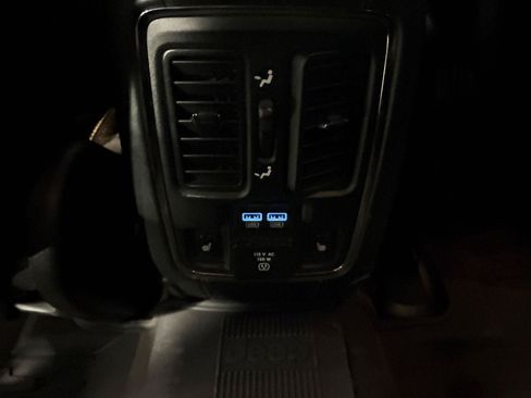 Used 2018 Jeep Grand Cherokee Trackhawk AWD/4WD image 33