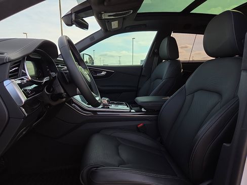 Used 2025 Audi Q8 Prestige AWD/4WD image 16