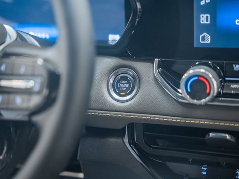 Used 2026 Chevrolet Colorado ZR2 image 32