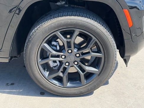 Used 2023 Jeep Grand Cherokee 30th Anniversary image 6